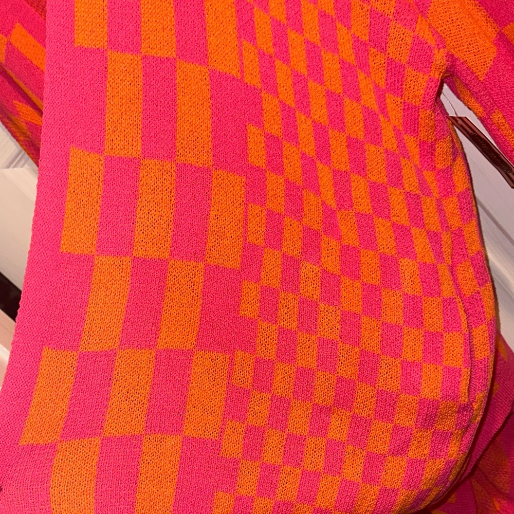 DAVI & DANI Vibrant Pink and Orange Cardigan - Picture 2 of 4